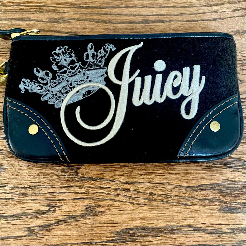 Juicy Couture Black/White/Gray Vintage Wristlet